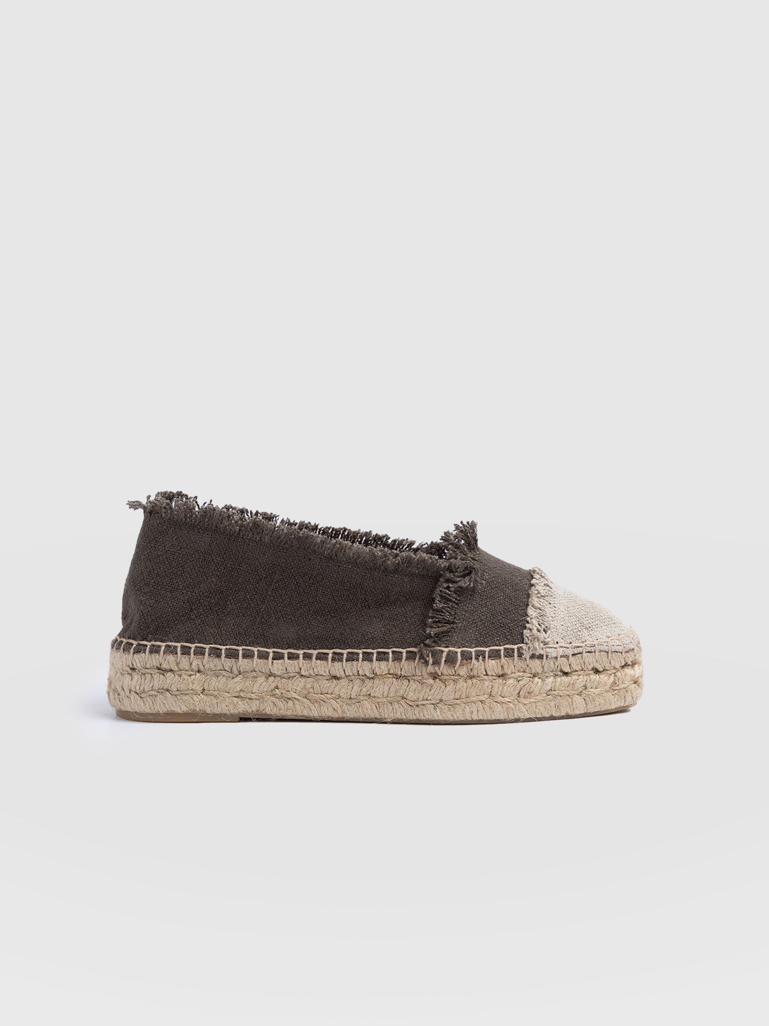 Ivy Frayed Espadrille Pumps - Khaki - Women's Shoes | Saint + Sofia® EU